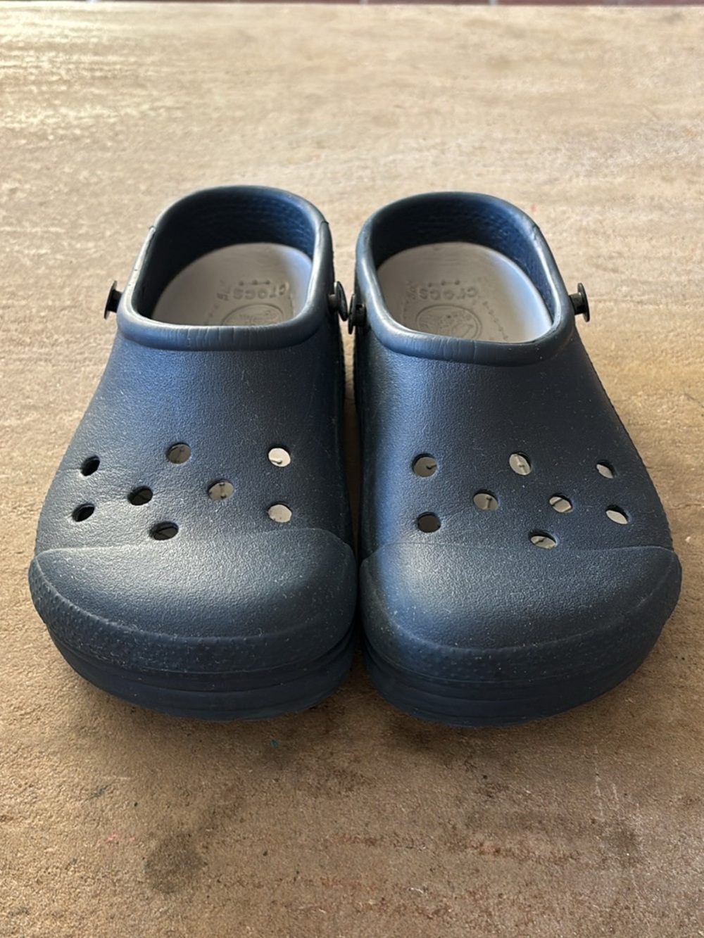 Crocs Unisex Navy Blue Solid Slip Waterproof Size M4/W6 Clogs - No Strap A-2